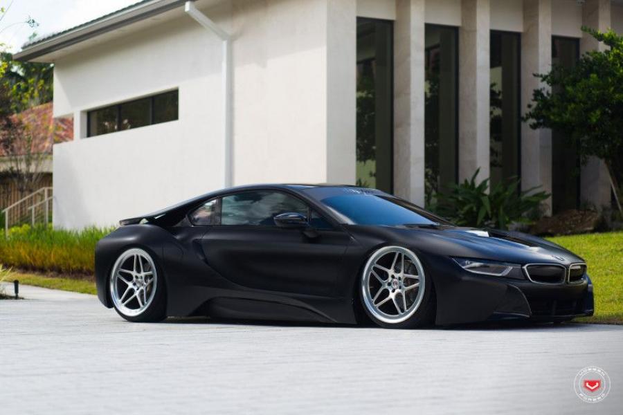  BMW i8 on Vossen Wheels (LC-104) 2016 года  (фото 30 из 39)
